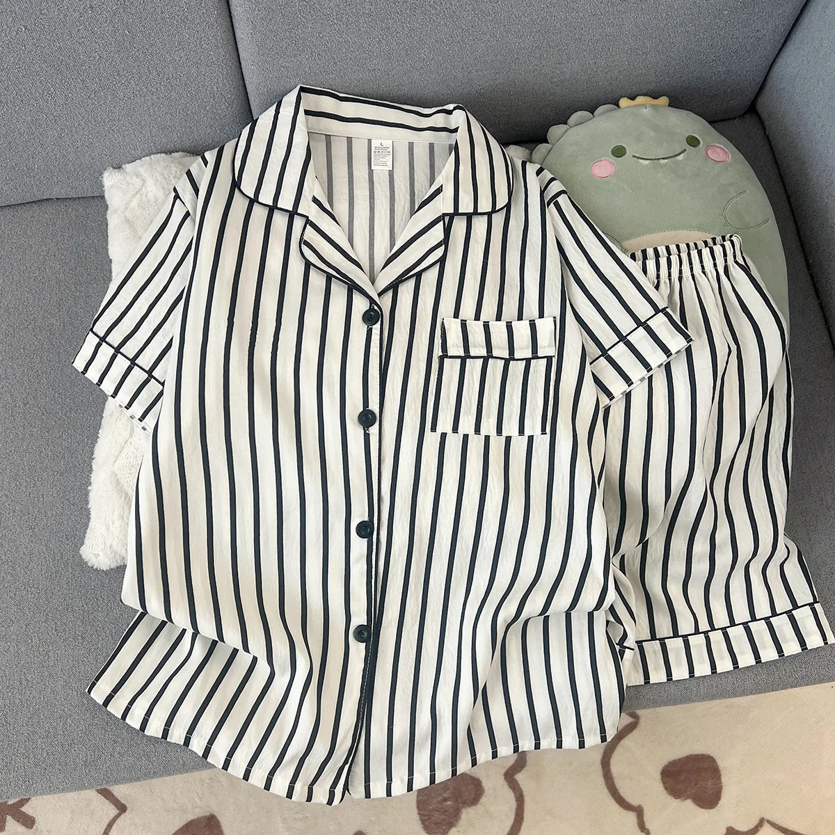 Women's Striped Short Sleeve Pajama Set Summer Lightweight Breathe Shorts Lounge Wear 2 Piece Set Casual Loose Sleepwear